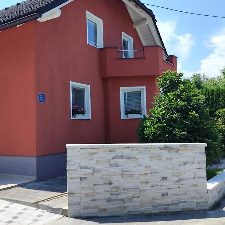 Apartment Igor - Holiday Home Ostarije Exteriör bild